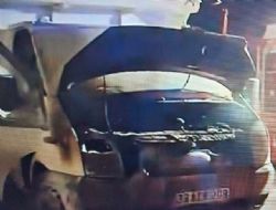 Kamyonet alev alev yand�