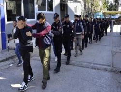 MERS�N'DE KUYUMCU SOYGUNU