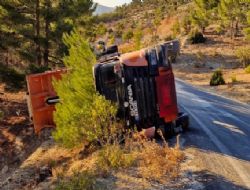 Karayollar�n�n arac� devrildi