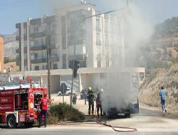 Mut'ta Otomobil alev alev yand�