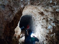 Define Arayan �ah�slar Jandarmaya Tak�ld�