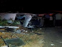 Mut'ta zincirleme kaza 1 �l� 8 yaral�